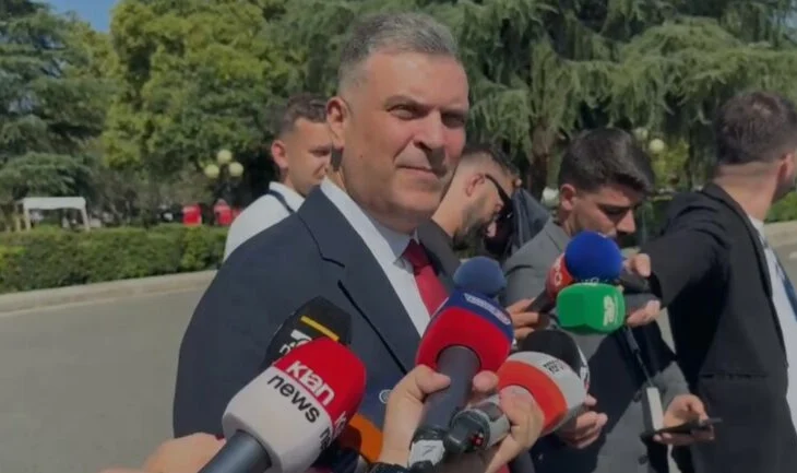 “Treçereku i deputetëve të maxhorancës të kallëzuar në SPAK”/ Blushi i ashpër: E patë edhe qershinë mbi tortë, Balluku