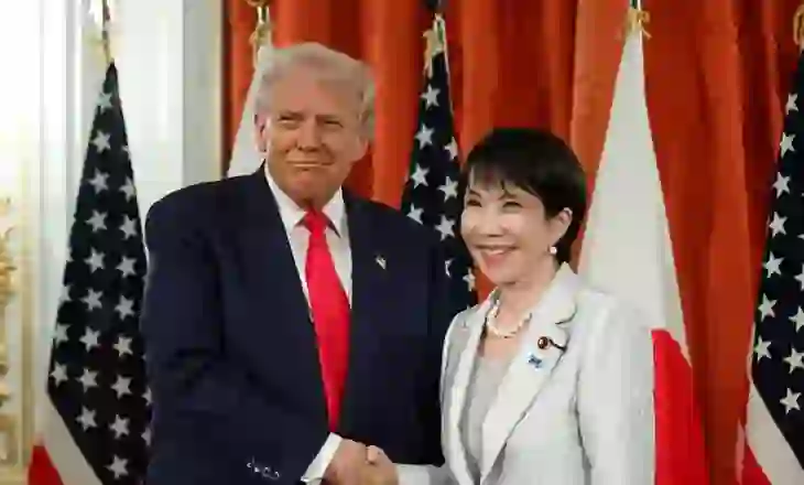 Trump bën ‘biznes’ në Japoni, firmos marrëveshje për blerjen e mineraleve të rralla