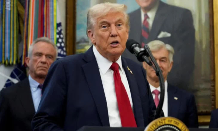 Trump i kërkon Izraelit t’i ndalë bombardimet në Gazë, pasi Hamasi pajtohet t’i lirojë pengjet