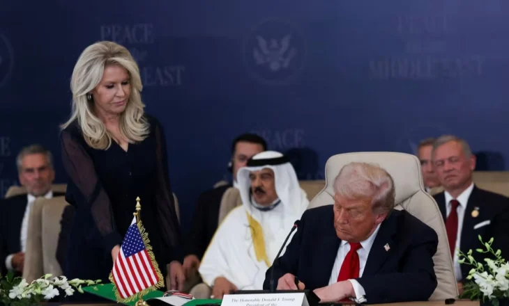 Trump nënshkruan dokumentin e planit të paqes në Gaza: Na u deshën 3000 vite për këtë