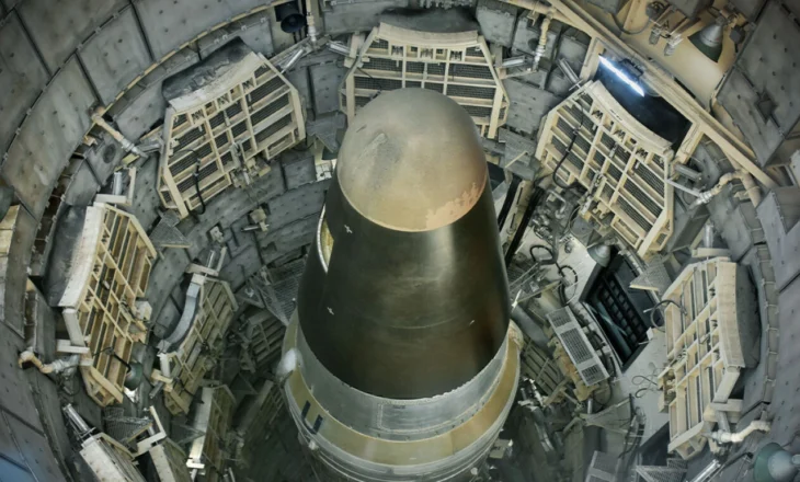 Trump urdhëron Pentagonin të rifillojë menjëherë testimin e armëve bërthamore