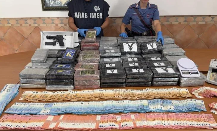 U arrestua pasi i gjetën kokainë me vlerë 16 mln euro, zbulohet identiteti i të riut shqiptar