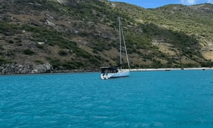 Udhëtimi i ëndrrave kthehet në tragjedi/ 80-vjeçarja pagoi 80 mijë paund në turin me kroçiere, gjendet e vdekur pasi e harrojnë në ishull