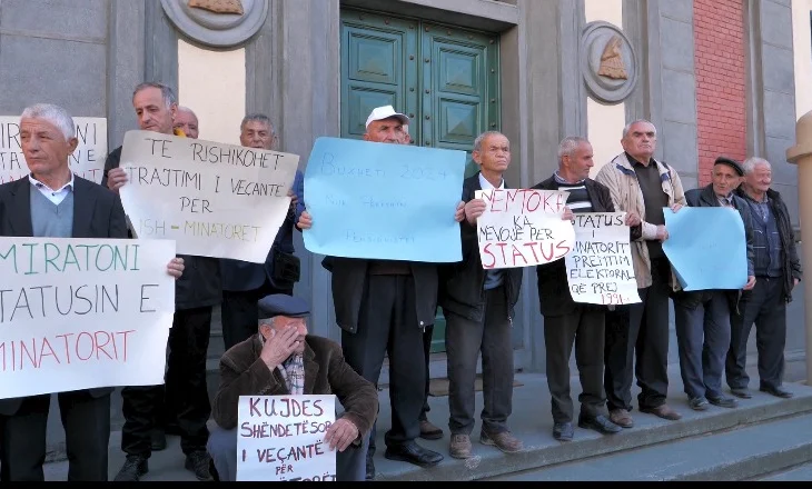 “Uria e tyre turpi i një shteti të pasur me naftë”/ Naftëtarët, në grevë prej 10 ditësh, nis protesta te Ministria