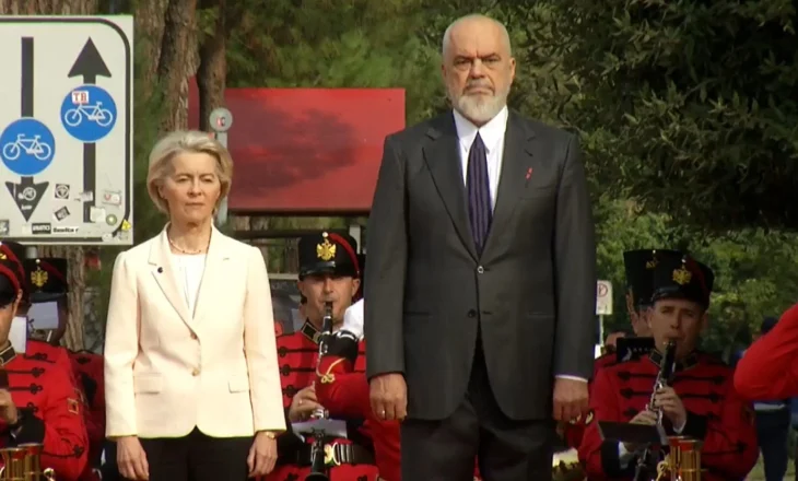 Ursula von der Leyen pritet me ceremoni zyrtare nga kryeministri Rama