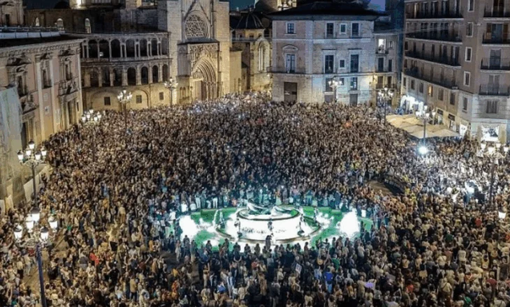 Valencia kërkon drejtësi një vit pas ‘DANA’-s: 50,000 njerëz kërkojnë dorëheqjen e udhëheqësit rajonal