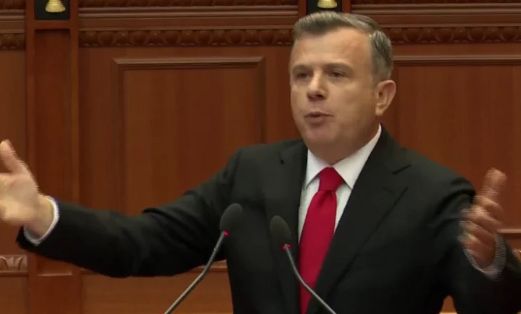 ‘Veprove kundër interesit të Kosovës’, Balla-Berishës: Thyet embargon e OKB kundër furnizimit me naftë të Millosheviçit