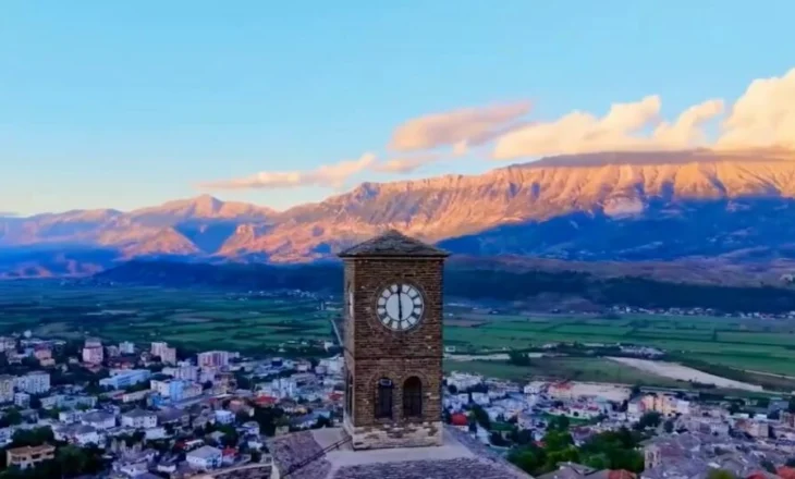 VIDEO / “I rijetëzuar”, Rama publikon pamje nga sahati i restauruar në Gjirokastër