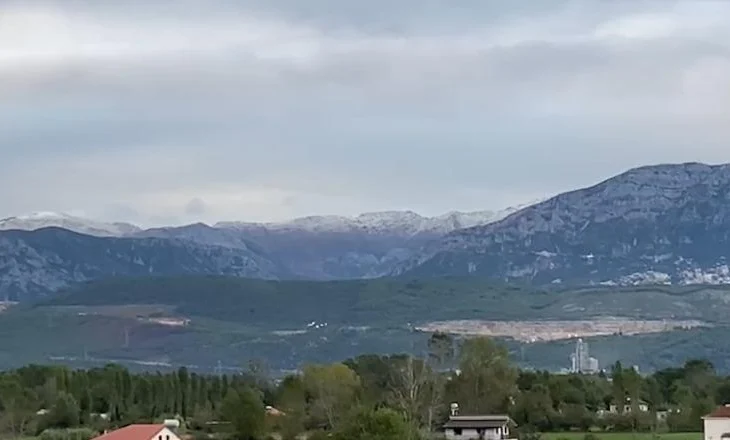(VIDEO) Moti bën kthesë të fortë, ulen temperaturat/ Malësia e Krujës zbardhet nga dëbora
