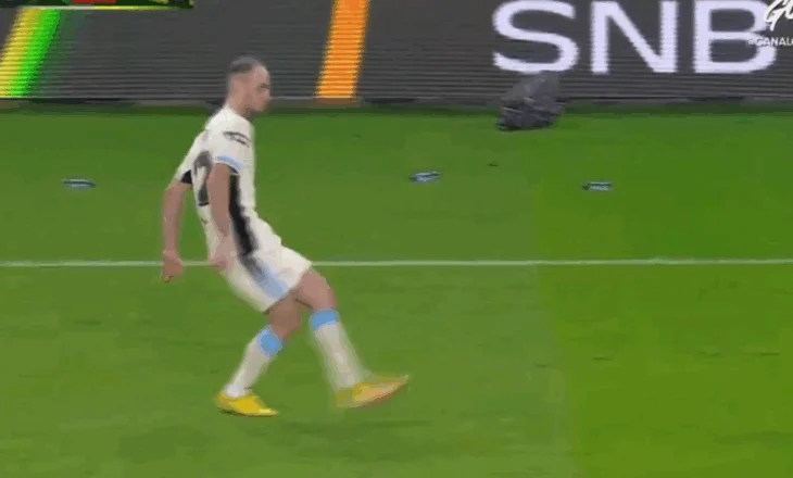 VIDEO/ Pasim si me telekomandë nga Mario Mitaj, mbrojtësi shqiptar jep asist kundër ekipit të Ronaldos