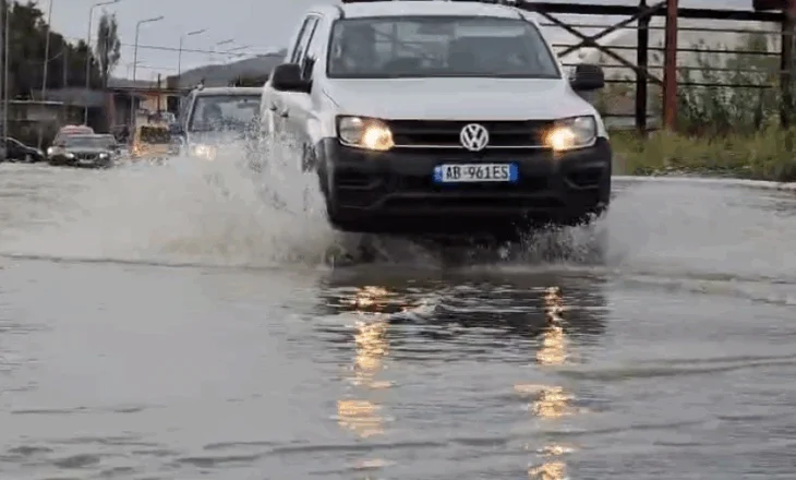 VIDEO/ Shkodër – Përmbytet ‘Harku i Bërdicës’ dhe rruga që të çon në Velipojë