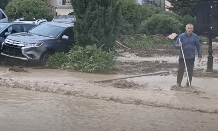 VIDEO/ Stuhia e fortë godet Bullgarinë, humbin jetën 3 persona