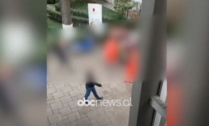 Video tronditëse: Momenti kur gjyqtari Astrit Kalaja transportohet drejt Traumës