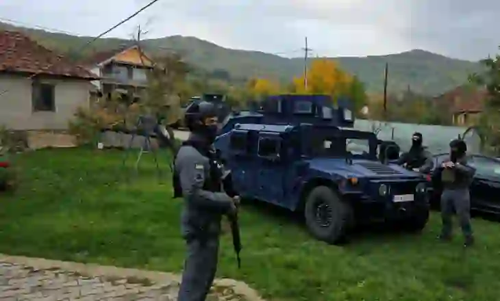Vrasja e zyrtarit të EULEX-it, 7 persona u shoqëruan nga policia gjatë bastisjeve të sotme në 9 lokacione në veri