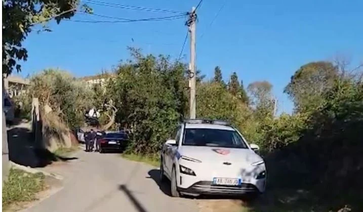 Vrau të atin me thikë brenda banesës, arrestohet pas dy orësh 25-vjeçari nga Durrësi