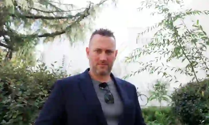 Washington Post shkruan për Florjan Binajn: Një komedian që mund të ndryshojë politikën shqiptare