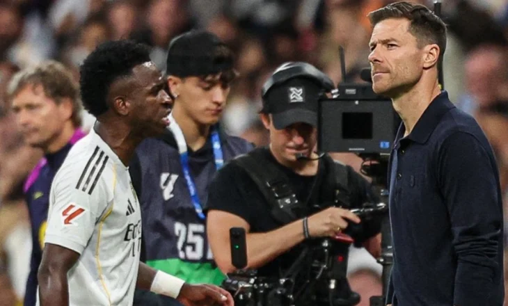 Xabi Alonso reagon për gjestin e Vinicius Junior, paralajmëron brazilianin: Do flasim privatisht