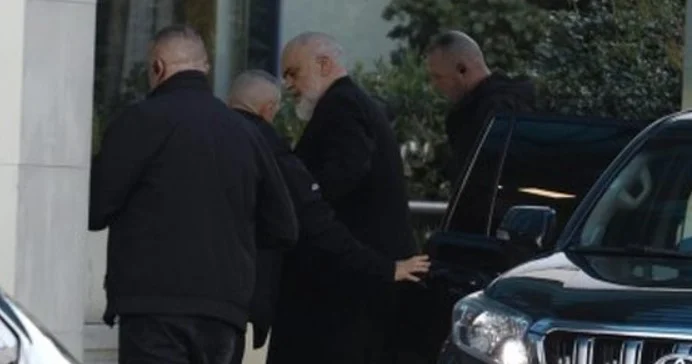 Zbardhen detaje nga mbledhja e Ramës me socialistët, ja çfarë u ka thënë kryeministri për dekretin e Begajt