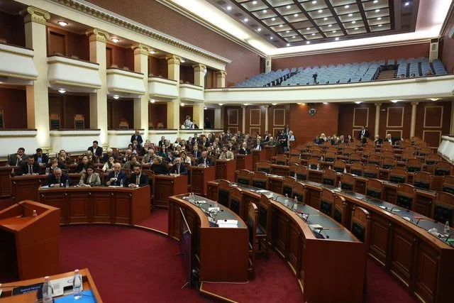 Zgjedhja e anëtarëve të Komisionit Rregullator të KQZ, zbardhet arsyeja e shtyrjes së votimit