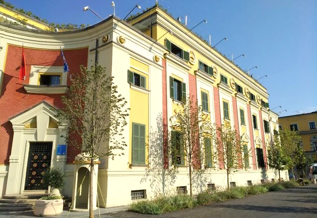 Zgjedhjet për Bashkinë e Tiranës në 9 nëntor u dogjën, Blendi Klosi rrëfen datën kur mund të zgjidhet kryetari i ri…