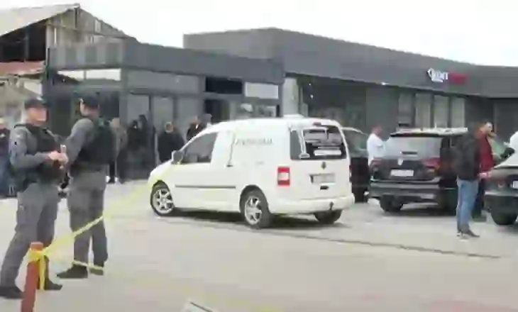 Zgjedhjet, të shtëna me armë pranë një qendre votimi në Drenas, detajet e para