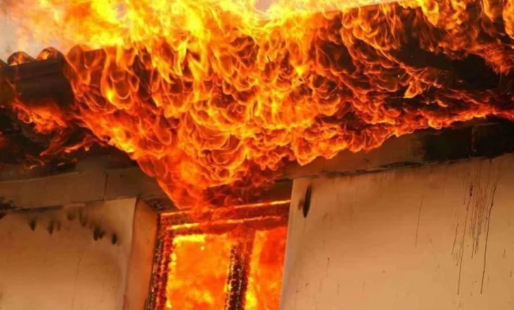 Zjarr në një banesë në Maliq, vdes nga asfiksimi nëna, lëndohen dy fëmijët