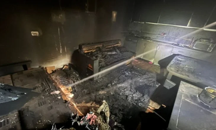 Zjarri me dy viktima, shefi i Zjarrfikëses në Maliq jep detaje:Nënë e bir i gjetëm të asfiksuar,dy pistat ku po hetohen