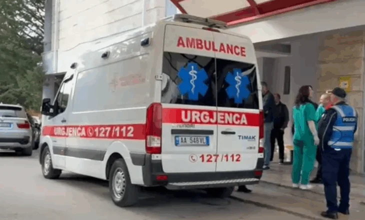 Zjarri në banesën në Maliq/ Vajza e mitur në gjendje të rëndë, intubohet në QSUT