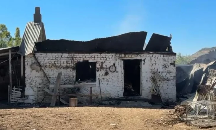Zjarri shkatërron stallën në Pogradec, pronari në gjendje të rënduar: 170 dele janë djegur të gjalla