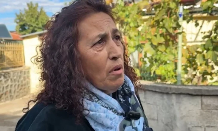 Zjarri tragjik në Maliq që i mori jetën nënës dhe djalit 14-vjeçar, fqinja zbulon detaje: Vajza u hodh nga dritarja, merrnin ndihmë nga Bashkia