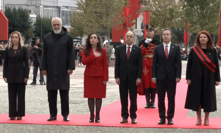 113-vjetori i Pavarësisë, krerët e shtetit në ceremoninë zyrtare të ngritjes së flamurit në Vlorë