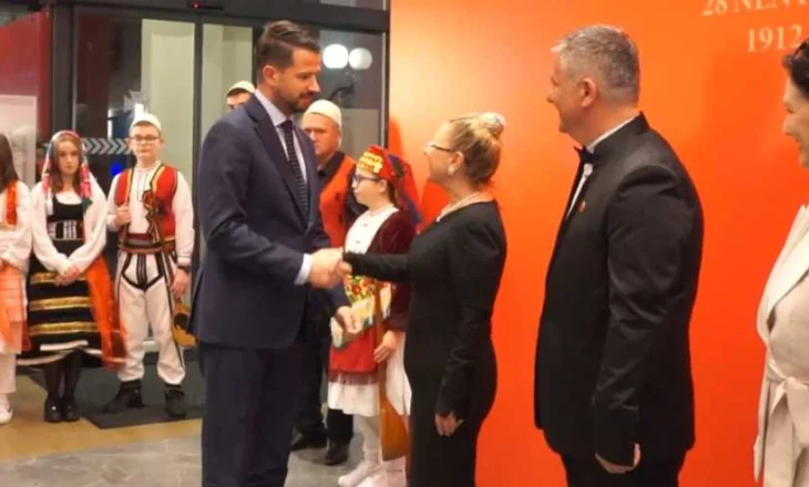 113 vjetori i Pavarësisë së Shqipërisë festohet në Malin e Zi/ Presidenti Milatoviç: Ndërtojmë ura multietnike çdo ditë