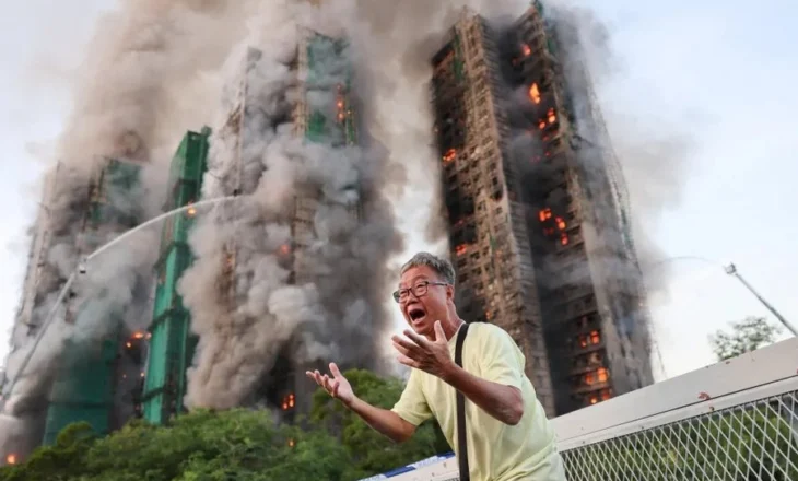 13 të vdekur pasi zjarri përfshiu blloqet e kullave të banimit në Hong Kong