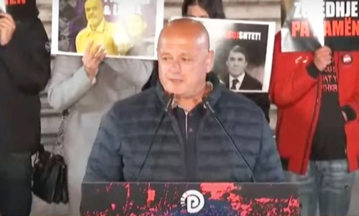 “150 ha sera të përmbytura”/ Fermeri i zhgënjyer: Rama udhëtime luksi në Katar, ne në ditë të hallit