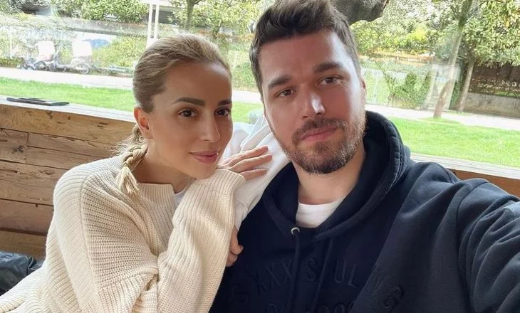 18 vjet dashuri! Alban Skenderaj dhe Miriam Cani rikthehen pas në kohë me një foto të rrallë