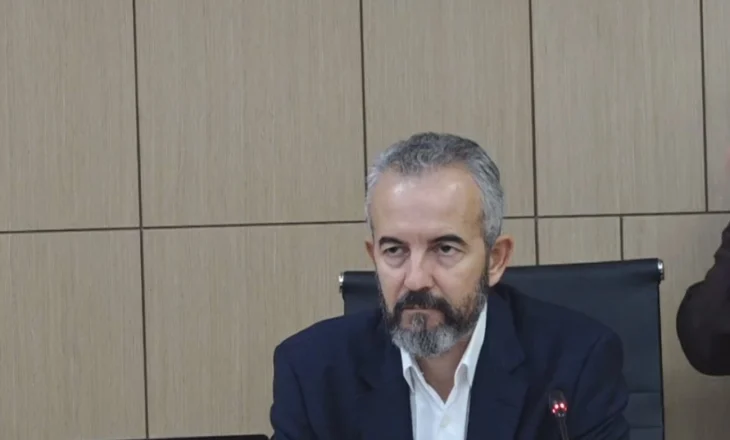 2 orë larg mbylljes së votimit për zgjedhjet e pjesshme/ Celibashi thekson dy problematika, në Vlorë dhe Cërrik