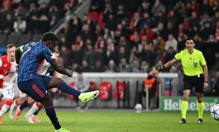 45-minutat e para: Arsenali mjaftohet me penalltinë dhe rekordin e Saka, “paqe” në Napoli-Eintracht (video)