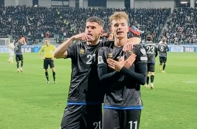 45′ e para: Kosova mjaftohet me golin e Asllanit, Zvicra surprizohet nga Suedia. Danimarka i falet një supergoli