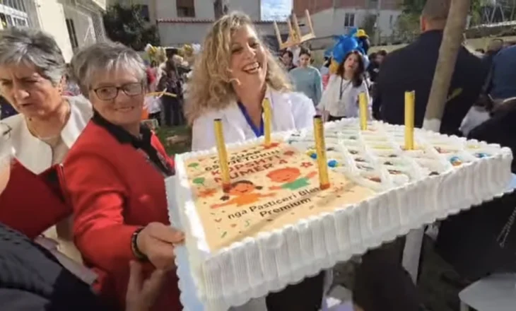 65-vjetori i Kopshtit nr. 4 në Fier, çmime mirënjohjeje për edukatoret në pension