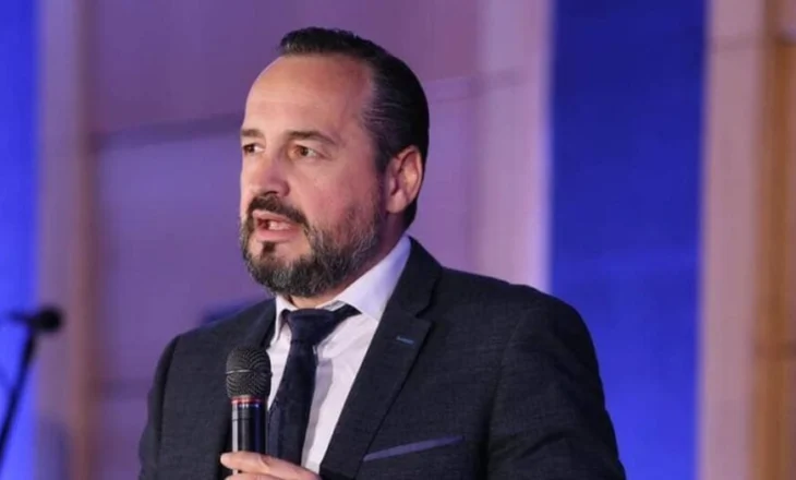 77 kartona votuan kundër Bibles dhe Kuranit duke shitur shpirtin e tyre