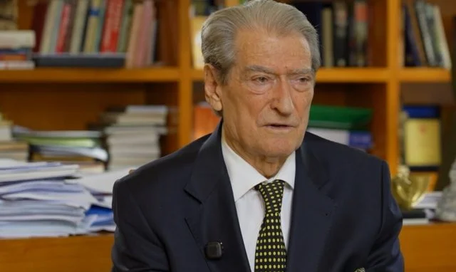 A ndihet përgjegjës për mospjesëmarrjet në protesta? Ja si përgjigjet Berisha