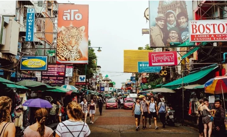 A po i jep fund Tajlanda ndalimit të alkoolit pasdite? Ja çfarë duhet të dinë udhëtarët