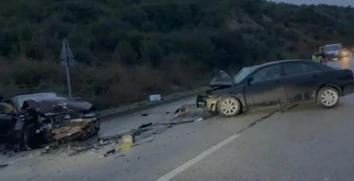 Aksident i rëndë në Levan-Tepelenë, 2 të plagosur (VIDE)