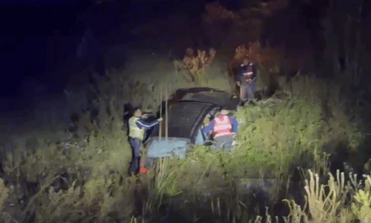 Aksident i rëndë në rrethrrotullimin e Novoselës: Benzi fluturon në kanal, pesë të lënduar