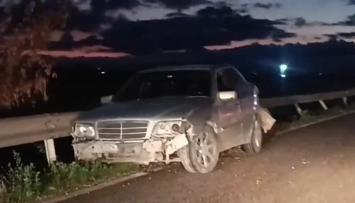 Aksident i rëndë në vend, ‘Benz-i’ hum kontrollin, del nga korsia dhe përplaset me makinën tjetër (Detaje)