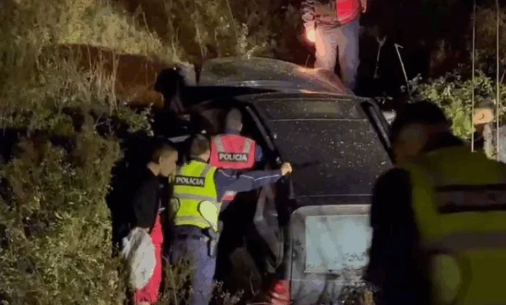 Aksident në autostradën Vlorë-Levan/ Makina përfundon në kanal, plagosen 5 persona