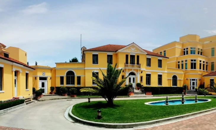 Ambasada e SHBA-ve në Tiranë u druhet sulmeve kibernetike, njoftimi i rëndësishëm për qytetarët