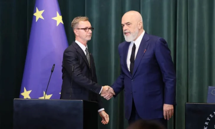 Ambasadori i BE-së vlerëson progresin e Shqipërisë por ka një ankesë: Mangësi në zgjedhje…