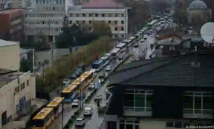 Analiza e DW/  Mosmiratimi i buxhetit rrezikon mirëqenien sociale në Kosovë