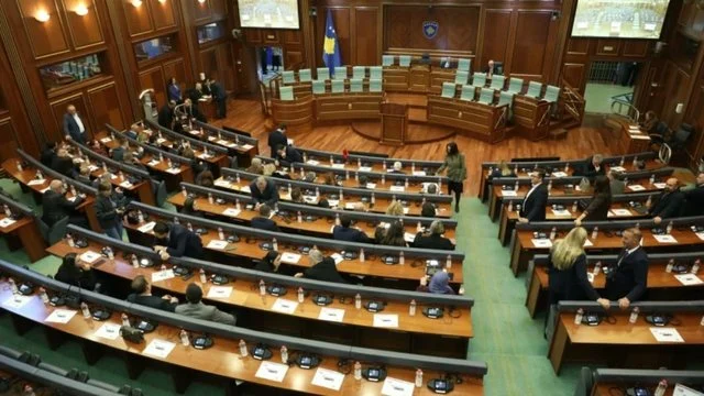 Analiza e REL: Degradim i skajshëm politik, Kosova drejt zgjedhjeve të jashtëzakonshme